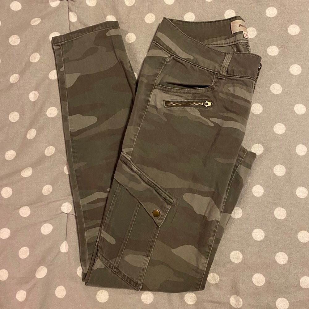 Army green Cargo pants